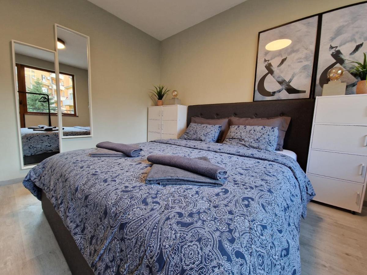Marsselis Luxe Port Apartment Varna Eksteriør billede