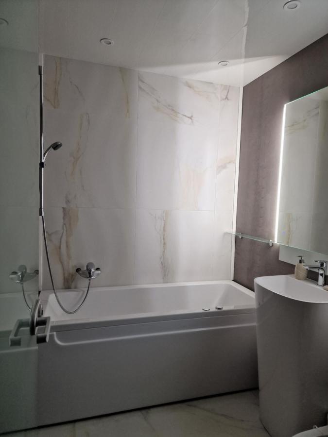 Marsselis Luxe Port Apartment Varna Eksteriør billede