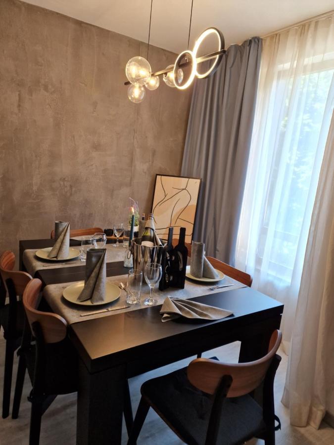 Marsselis Luxe Port Apartment Varna Eksteriør billede
