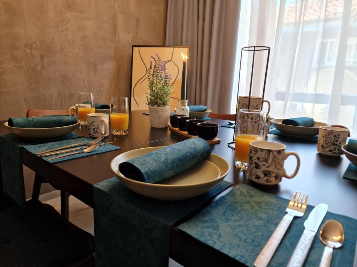 Marsselis Luxe Port Apartment Varna Eksteriør billede